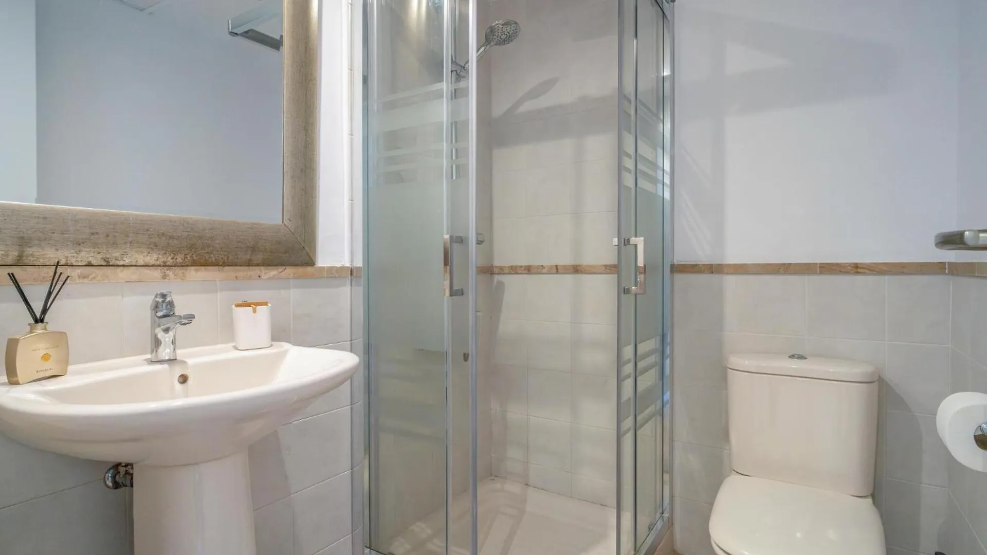 Beautiful Home In Estepona With Wifi